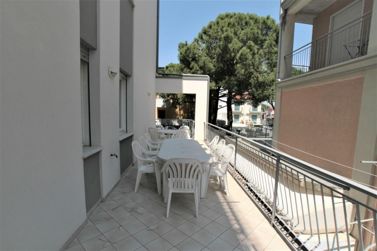 Flavia Apartment Lido di Jesolo Luaran gambar