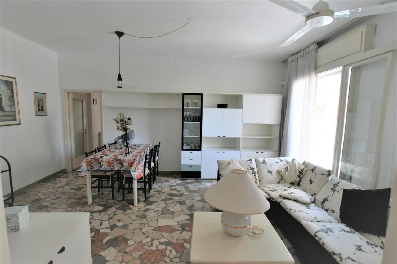 Flavia Apartment Lido di Jesolo Luaran gambar