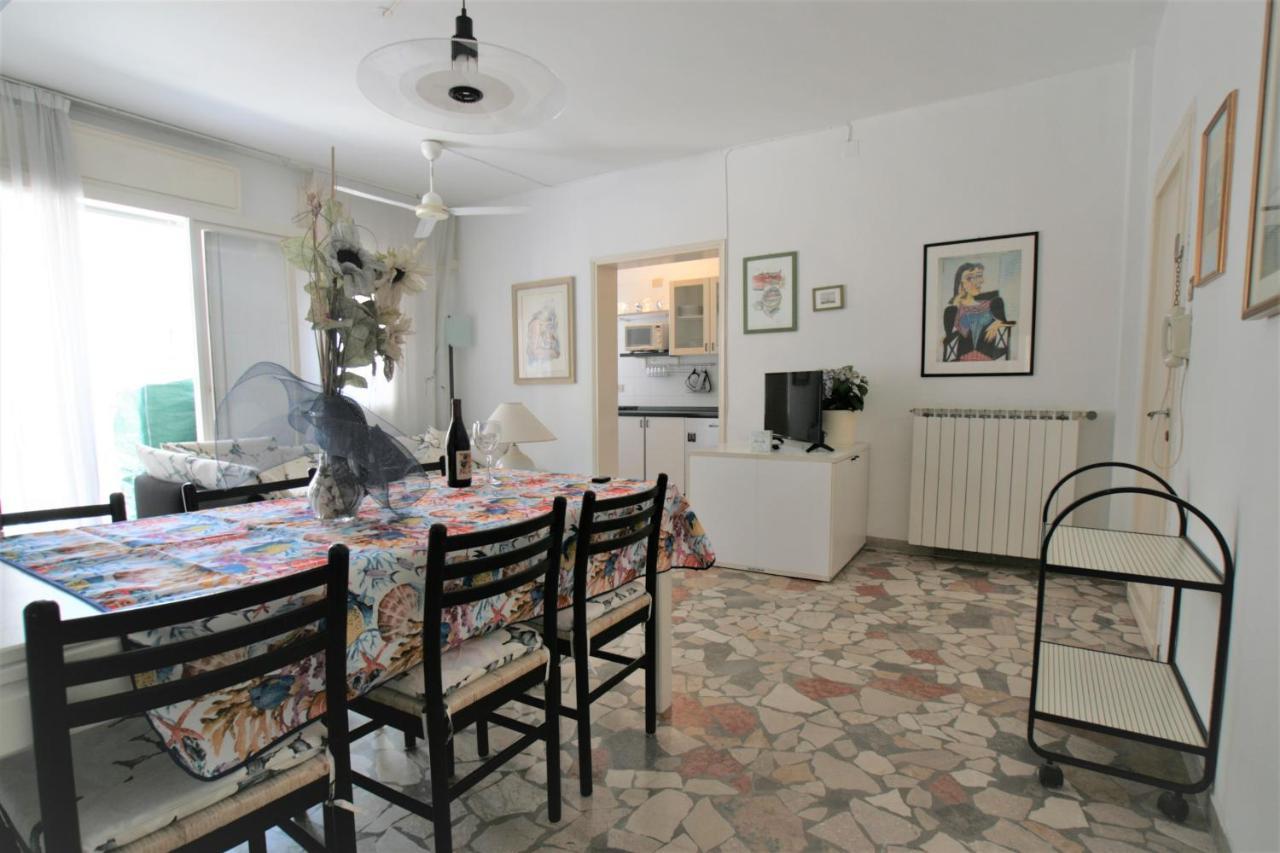 Flavia Apartment Lido di Jesolo Luaran gambar